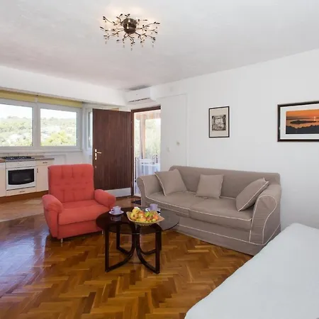 Apartman Korny Apartment *